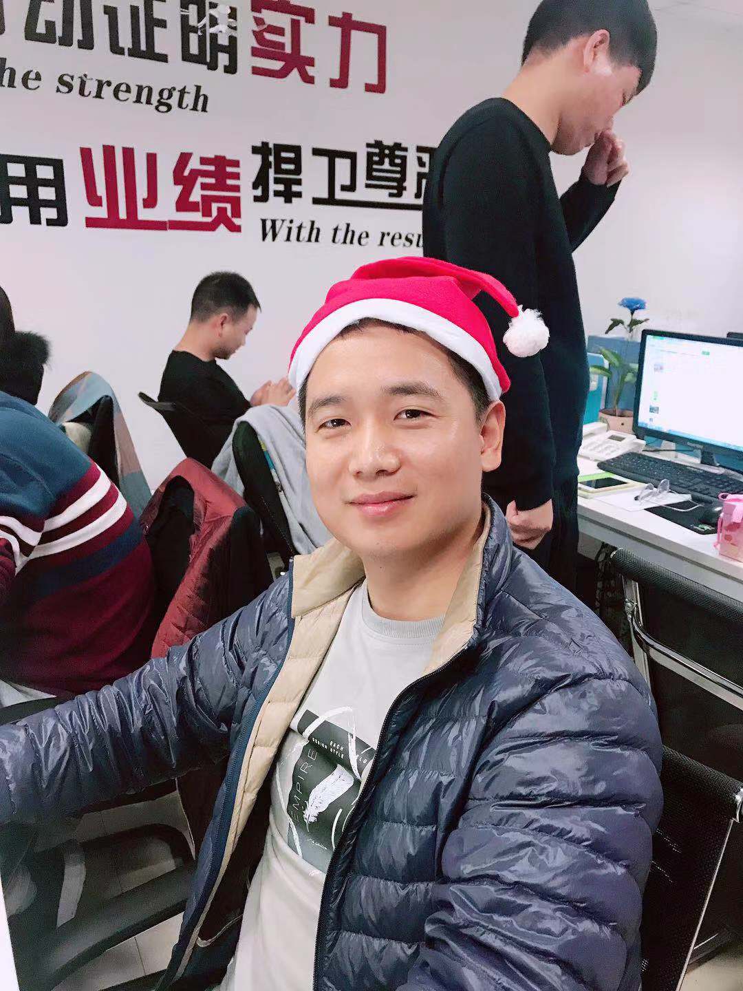 东胜物流--祝您元旦快乐！深圳到香港物流,香港物流专线,深圳香港进出口,中港物流,香港深圳货运运输_深圳市东胜物流有限公司