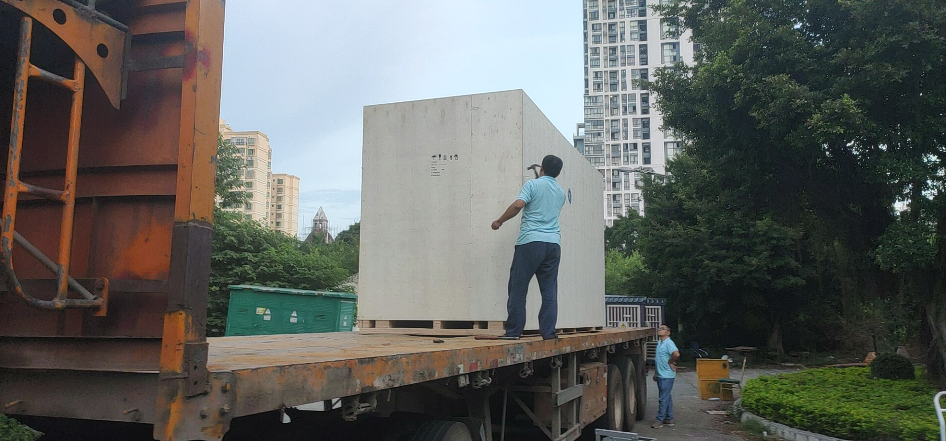 广州某公司大型变压器运输到香港案例--东胜物流