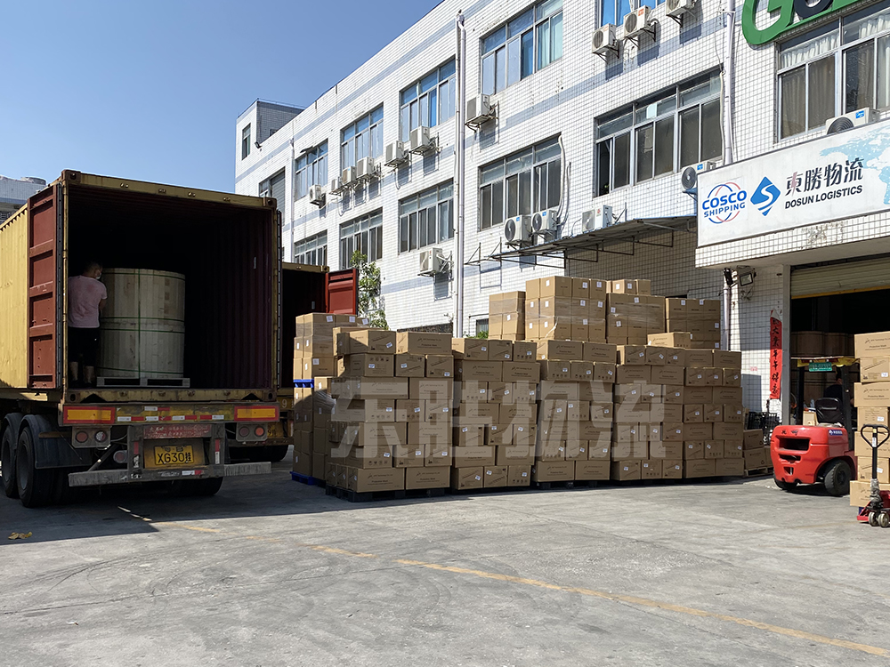口罩运输到香港，东胜物流仓库防护物资装卸货