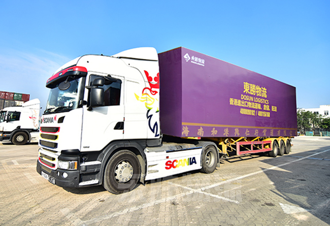 香港吨车，中港吨车、平板车出口运输案例图